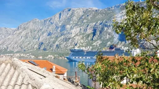 House in Prcanj, Kotor Municipality